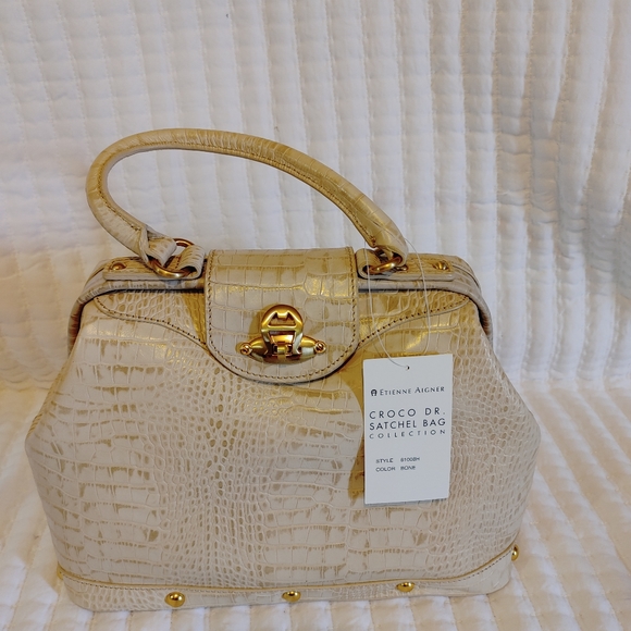 Aigner - Picture 1 of 5